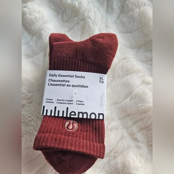 NWT Lululemon Daily Essential Quarter Socks 3 Pack Rockwood/White/Pink $38 Sz XL - Picture 3 of 10